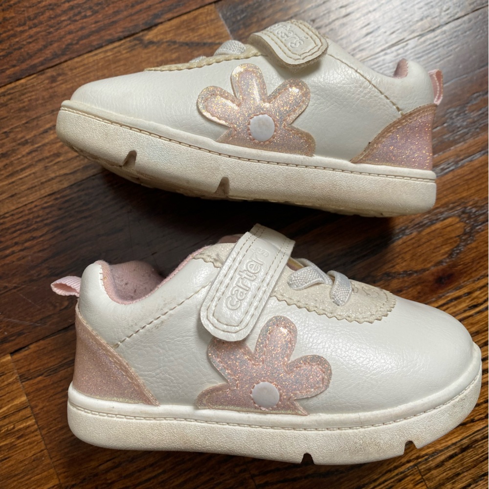Carter's MORGAN size 5.5 baby girl sneaker White Pink Flower Shoes new walker